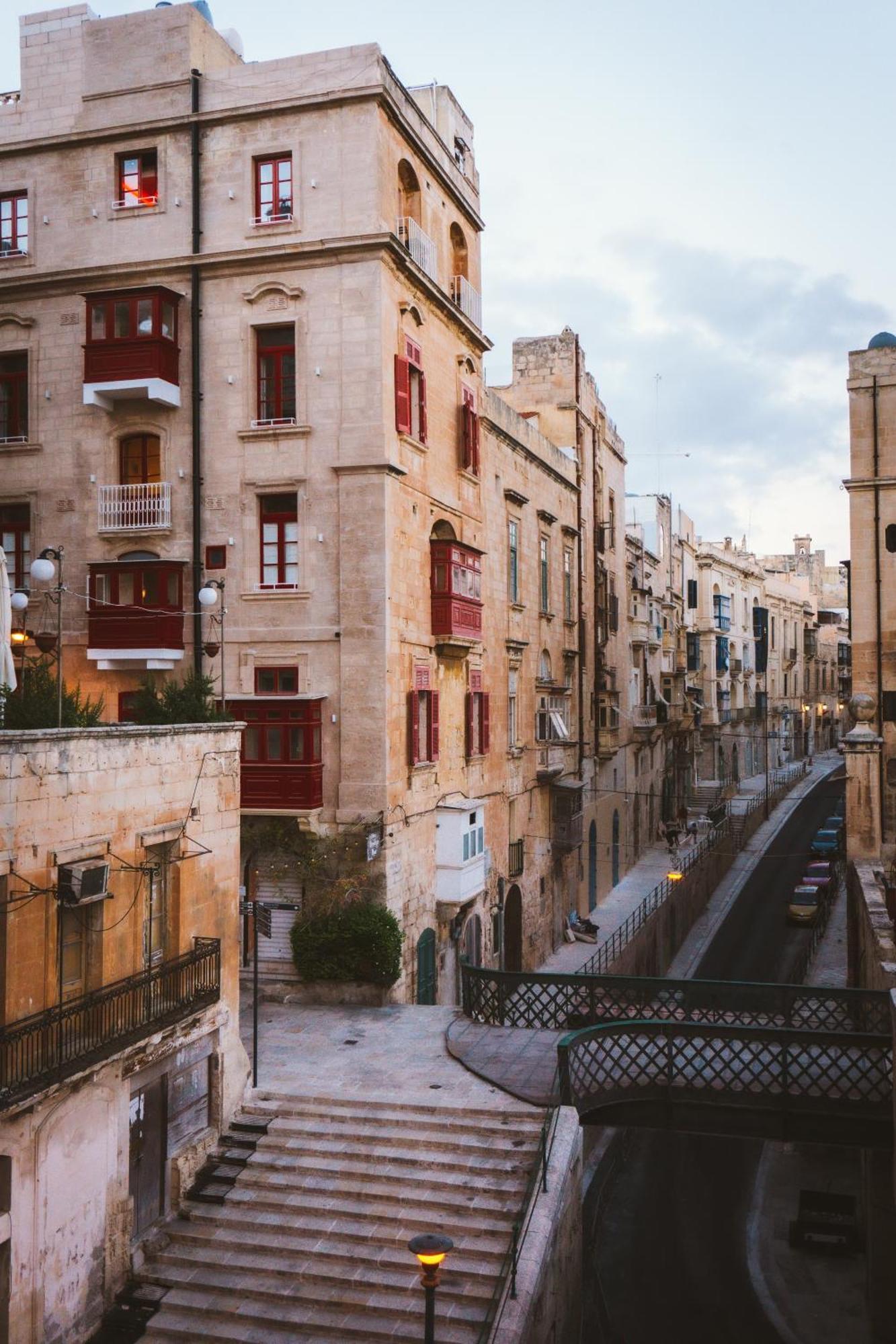 Charming Home With Sea Views & Maltese Balcony By 360 Estates Valletta Exteriör bild