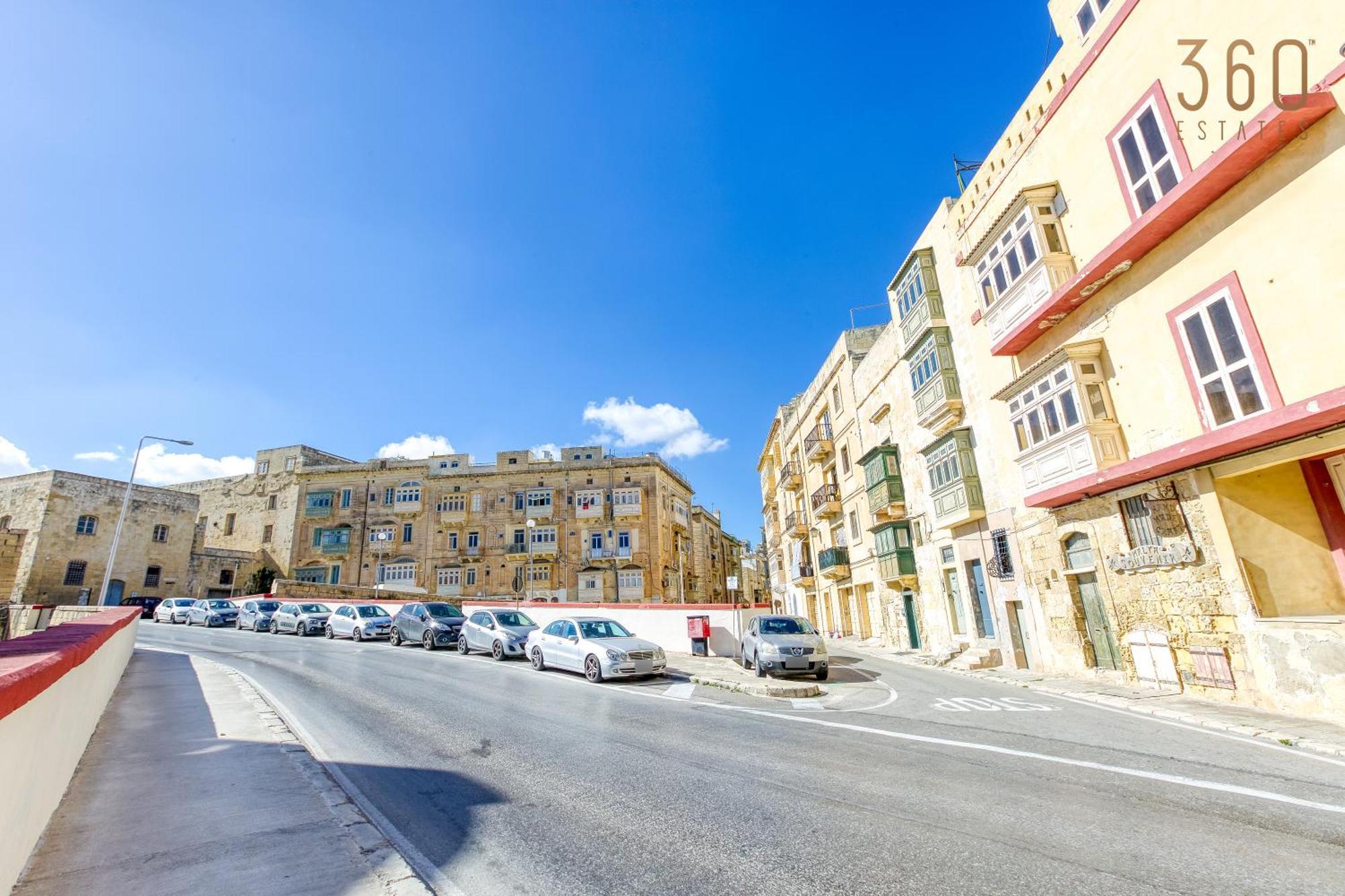 Charming Home With Sea Views & Maltese Balcony By 360 Estates Valletta Exteriör bild