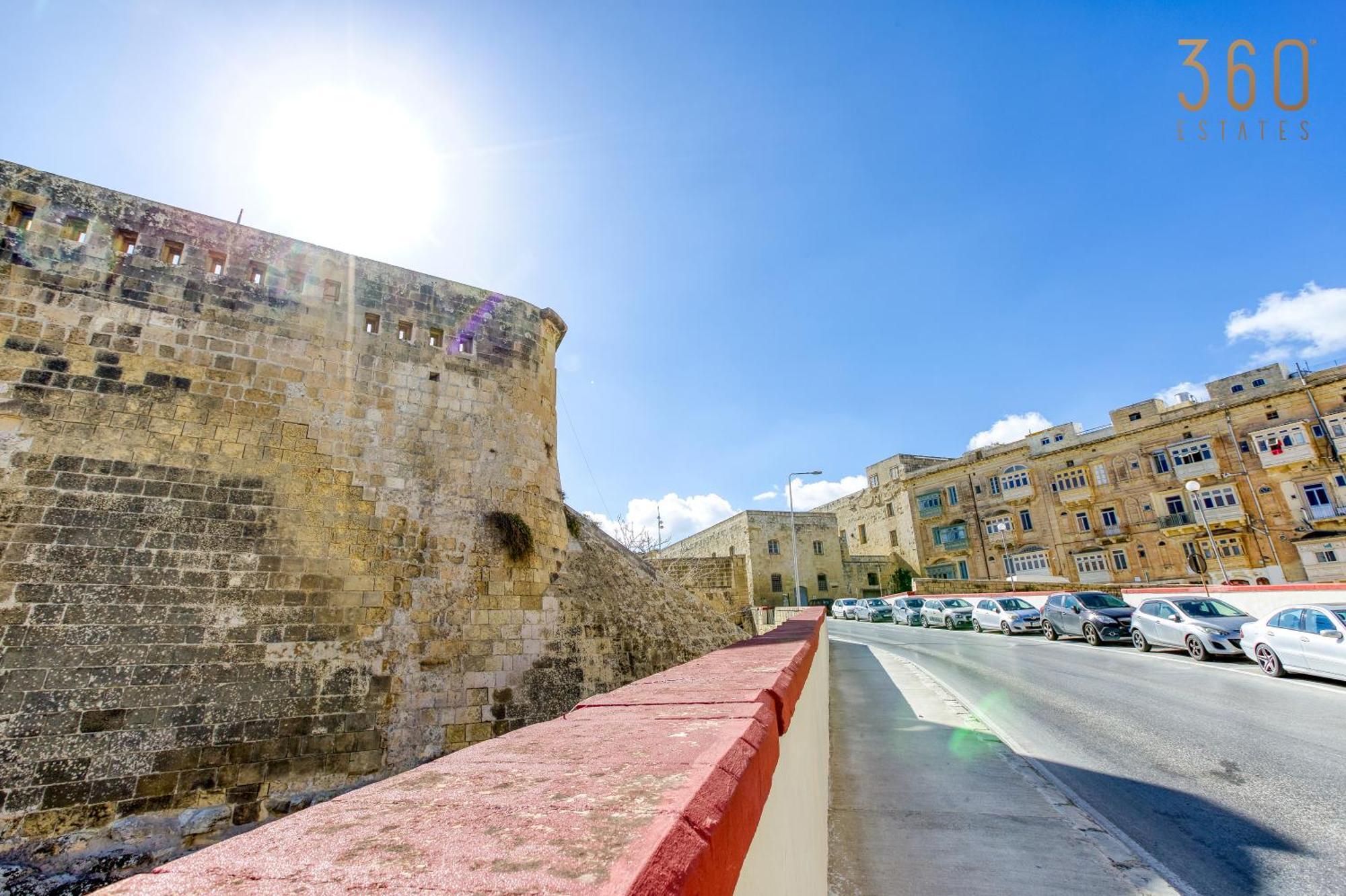 Charming Home With Sea Views & Maltese Balcony By 360 Estates Valletta Exteriör bild